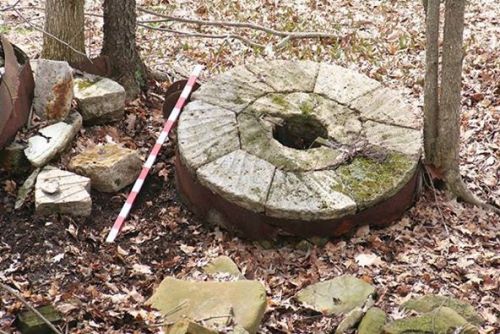 Of millstones and fossilsGeology is often of great service to archaeology. The most obvious one is r