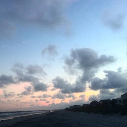 Nighty night. Sleep tight. #sunset #beach #folly #follybeach #summer #summerskies #8w #8west #landsc