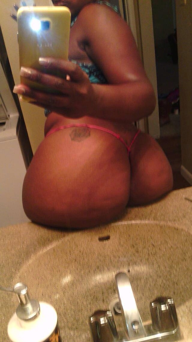 thicksexywomen:  gurillaboythamane:  phlem-phlam:  phlem-phlam.tumblr.com  SO SEXY