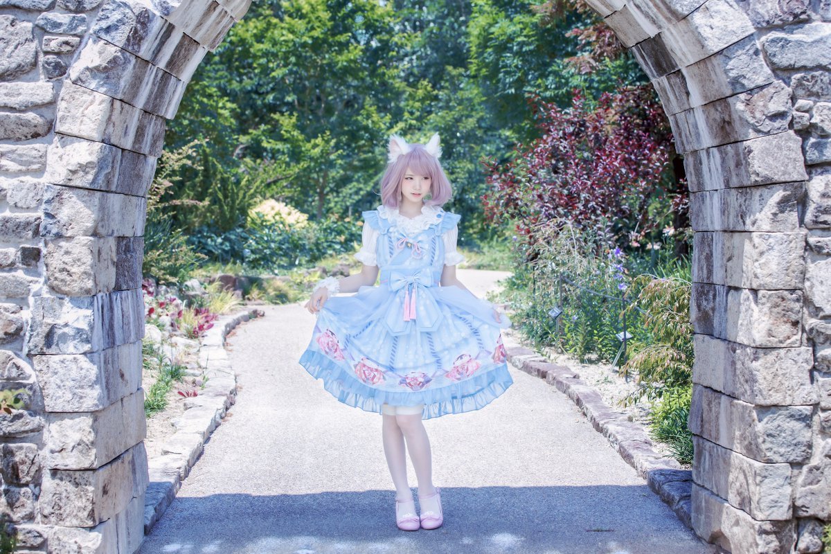 nekosandaa:  https://twitter.com/enako_cos/status/743059420947480576