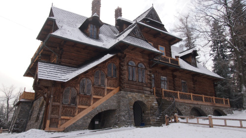 lamus-dworski: Historical wooden villas in Zakopane, Poland. Images © Jacek Proniewicz. This a