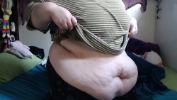 cute-fattie:  i think i got fatter. oops! message