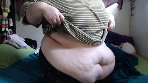 cute-fattie:  i think i got fatter. oops! message adult photos