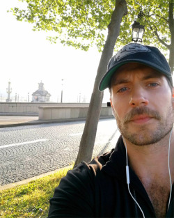 henrycavilledits:  henrycavill Paris totally