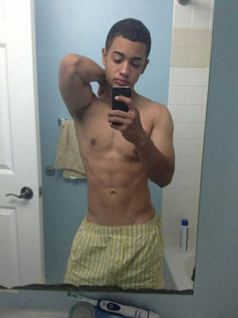 talldaddy:  http://talldaddy.tumblr.com/archive/2011/2