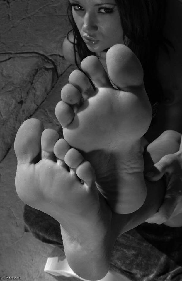 FEET LOVERS PARADISE