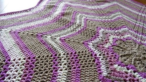 8 point Star Afghan – Free Crochet Pattern &amp; video tutorial can be found on my site. J