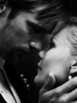 shyone740:“It was the eyes. The secret of love was in the eyes. The way one person looked at another, the way eyes communicated and spoke when the lips never moved.” V.C. Andrews, Flowers in the Attic