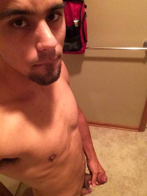 XXX straightkikboys:  Jonathan from Cali Follow photo