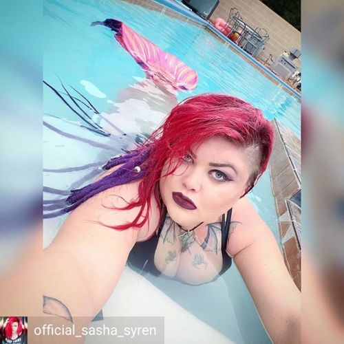 Reposted from @official_sasha_syren - Swimming in 39 degree weather in a heated pool that felt more 