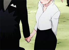 lady-nounoum:                           Holding Hands ♥