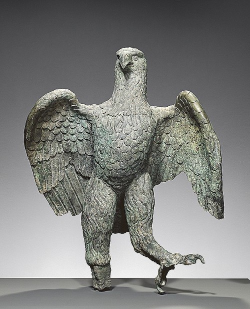 hismarmorealcalm:Eagle  Roman  circa 100 - 300  bronze