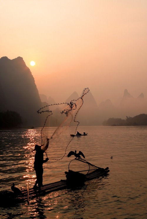 XXX 0rient-express:  Fishing at dawn | by xiaomeisun. photo