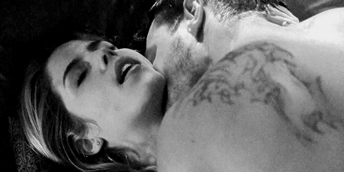tra-sogno-e-realta: “……… I segni dei morsi sono annotazioni d'amore scritte nella carne…….. ♥️ ♥️ ♥️”    ♔ 0Յ♥️ 01♥️Զ01Դ♥️♕  
