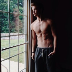 sexy-lads:  Dustin McNeer looking through window 