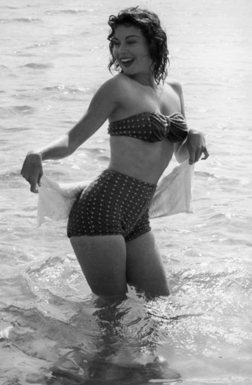  1950’s actress Ava Gardner  adult photos