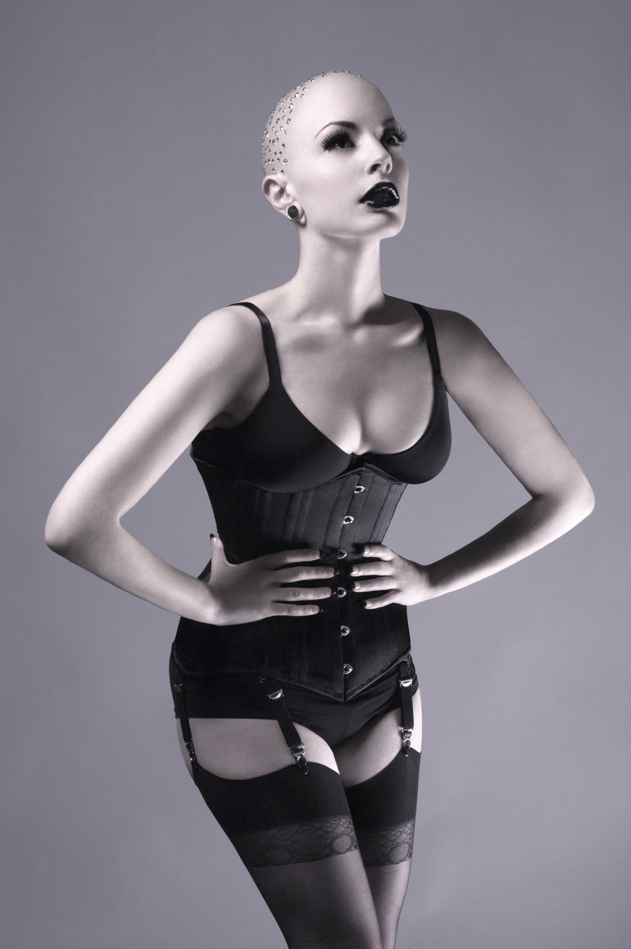 hourglass-silhouette:  Model: Hélène AtsükoCorset: What Katie DidPhoto: Catherine