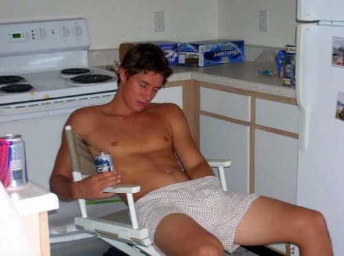 tradiesandchavs:  Some hot chav guys!!!