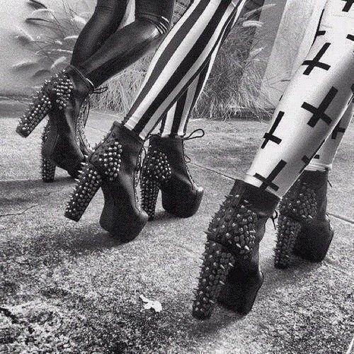 heelsfans.socialdoe.com/