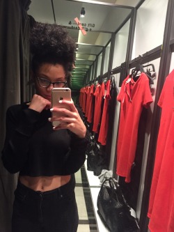 quickweaves:  7baremidriffs:  7baremidriffs:Hey look @ me &amp; my fucked up nails Hello u all slept on me earlier this afternoon I don’t appreciate it  kia is such an angel 