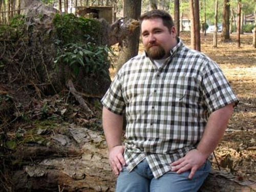 meatandgreet:  thebigbearcave:  GROWL for him!  Please follow us @ www.meatandgreet.tumblr.com 