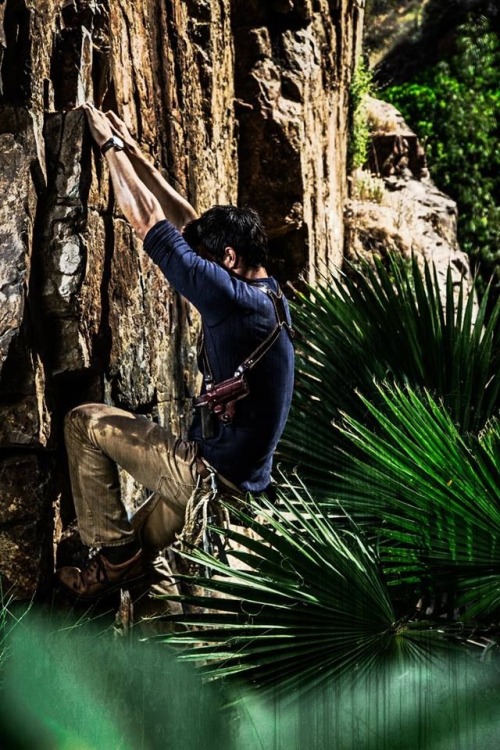 fuckyeahuncharted:  nathan-freaking-drake:I got to do some real rock climbing! Granted I was like, 10 feet off the ground. But I learned that holding a gun in one hand and climbing in regular shoes is harder than I thought haha.  oh