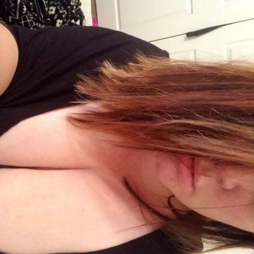 pinktulips435:  Good morning! Feeling good this morning! #bbw #bbwslut #tits #horny #piercings