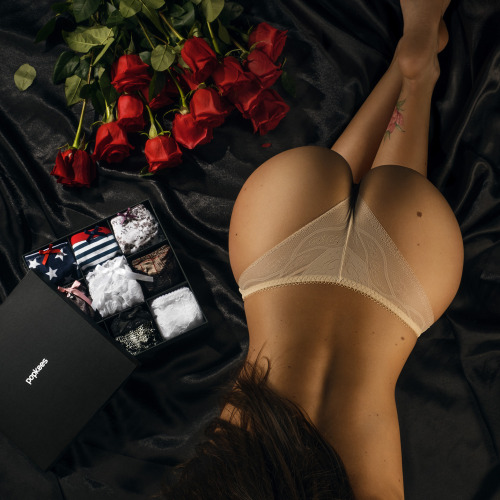 beauty-lingerie-show: All I want for Christmas…photo by Roman Filippov