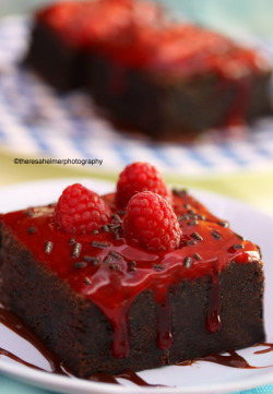emerald753:  Double Chocolate Fudge Brownie with Raspberries  http://theresahelmer.deviantart.comhttp://www.theresahelmerphotography.com/ 