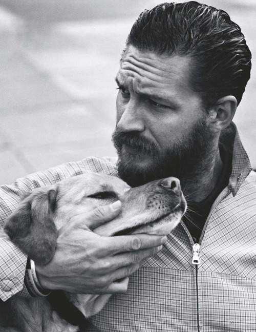matthulksmash:  Tom must be really bad with raising animals, because it’s a different dog in each picture. 