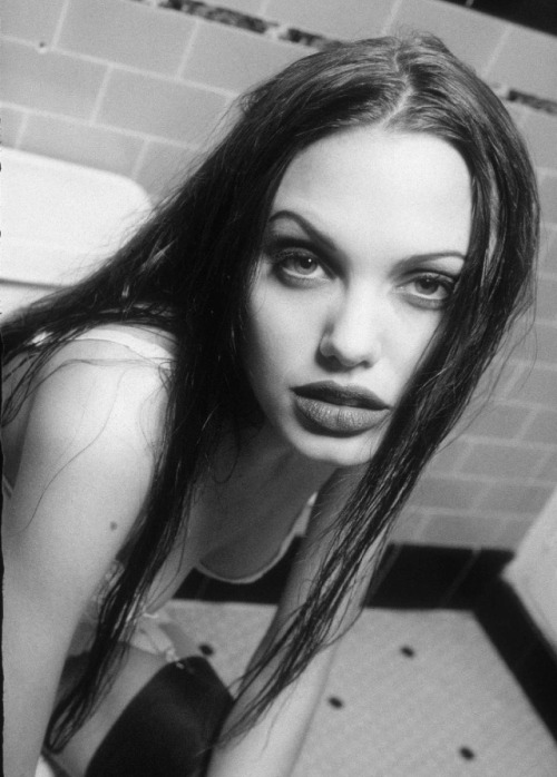 gayisthenewokay:  m0ntecore:  angelinajoliearchive:  Angelina Jolie (1994)  Angelina Jolie the year I was born. Holy fuck.  holy fuck