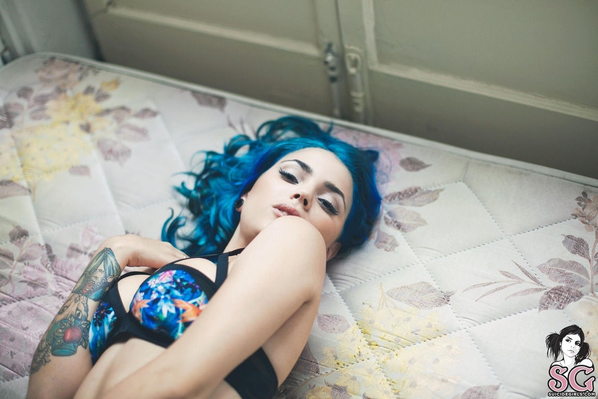 miss-watson-world:  Mendacia Suicide