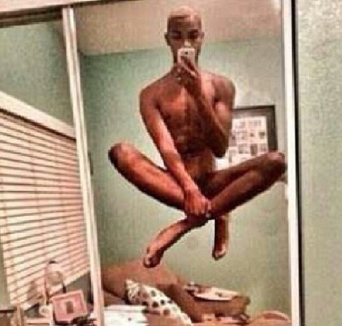 twampsacshawty:  I so didn’t know that selfie Olympics was a thing until now 