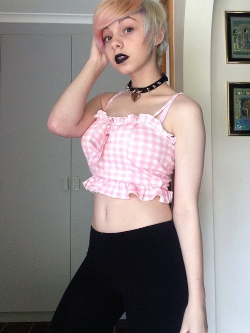 mercsmuffler:  I smell like candy and I feel like a dream