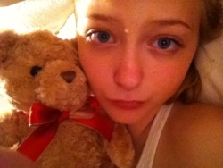 Hey all I’ve been really busy with uni so i haven’t been on here all that much so I may be on a bit more during Easter so feel free to message me girls on here or on kik!!! My kik is ashlymay22. Here’s a photo of me and me teddy! xD