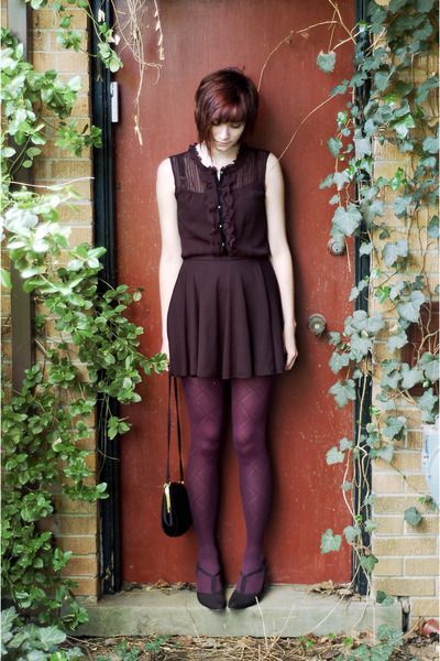 razumichin2:  Purple tights(via Pin tillagd av Hannah Owens på Lookalicious | Pinterest)