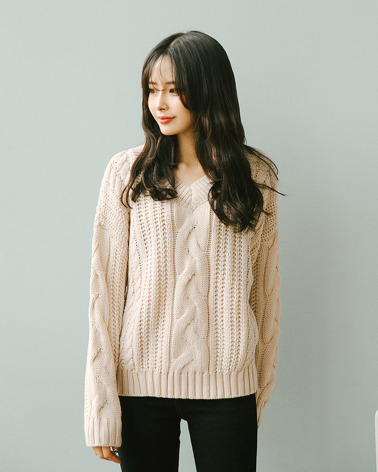 KFashion and KPop — Newbie Geening Knit