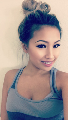 Asian girls like to feel cum on their beautiful faces