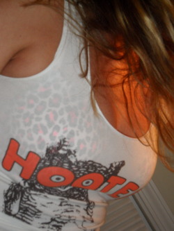 incestualangels:  My sister was upset that I wasn’t able to host my birthday party at Hooters this year because of flooding, so she said she’d host a private hooter’s party just for me.  I particularly liked dessert.
