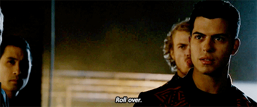 alecligthswood:  even simon, a vampire, is team werewolves 