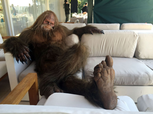 Speaking of Douglas Tait, here he is at the Jack Link’s Sasquatch relaxing. #MonsterSuitMonday Putti