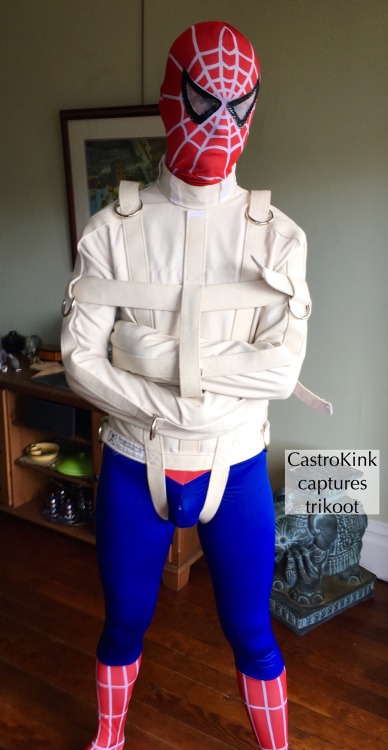 castrokink:  @trikoot must have been crazy to visit me. 