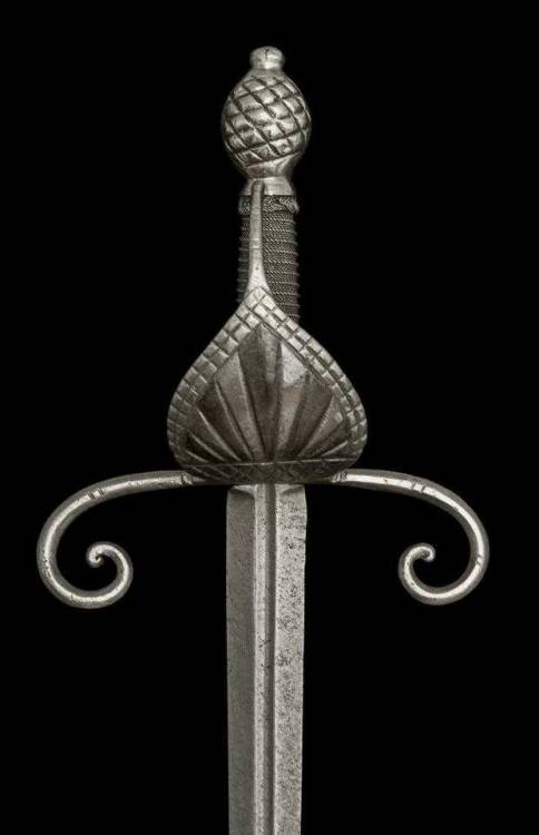 Short sword, Northern Italy, late 16th or early 17th century.from Karabela Auctions 