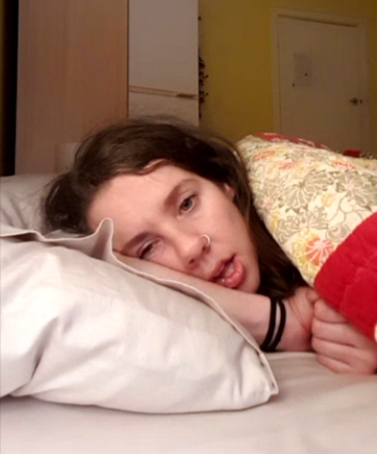 katy-reduced:  ane-bitch-ane:Katy going to bed, dumbly and deeply entranced by the