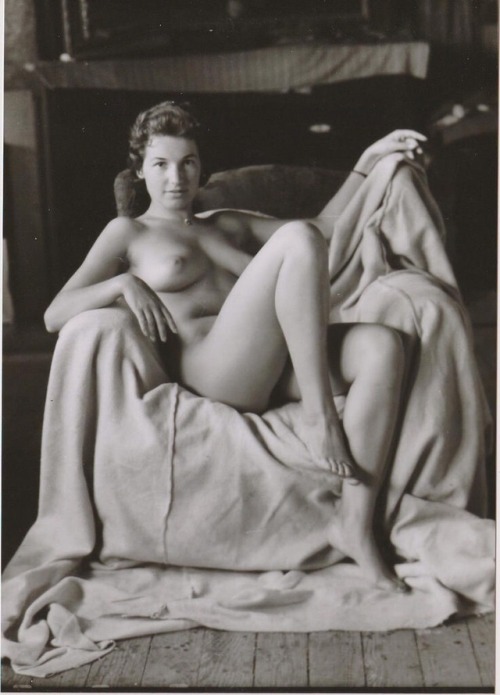 vintagehotmagazine:Vintage Nude by Ludwig Geier