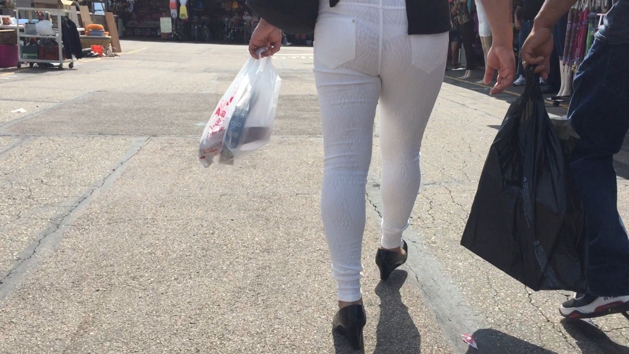 vvillegas1224:  Super see through white pants