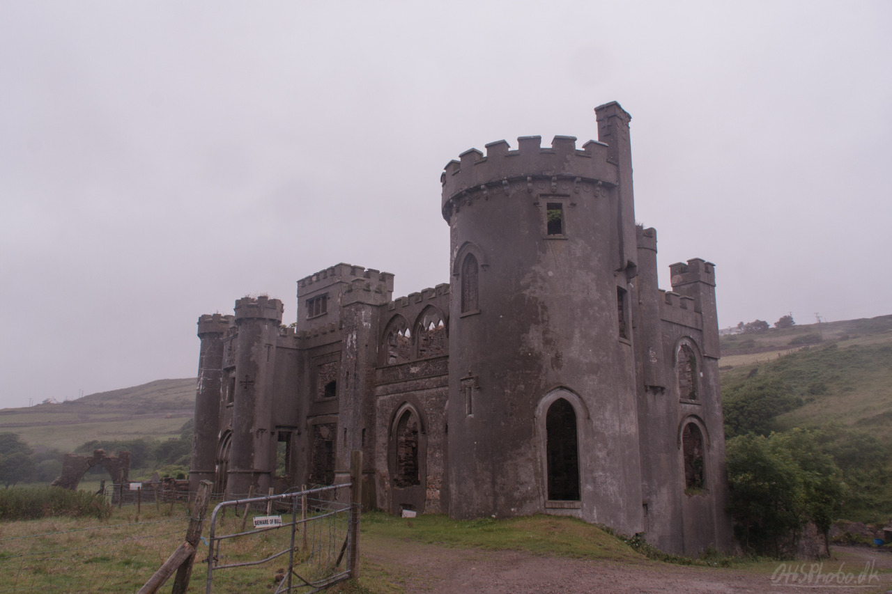 destroyed-and-abandoned:  Clifden Castle, Ireland. The castle was build by John D’Arcy