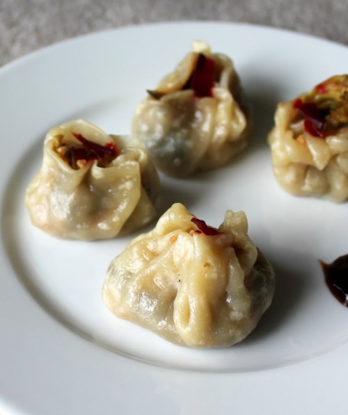 SHUMAI/SIUMAI DUMPLINGS FILLED WITH BROCCOLI & ZUCCHINI IN GARLIC SAUCE (VEGAN)