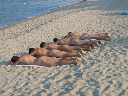 Porn photo gotoanudebeach:  Go to a nude beach - and