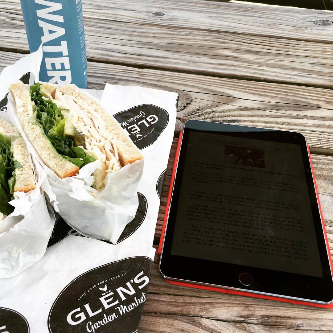 I took this weeks ago. But the sentiment remains. Sometimes the best thing to do is read outside with your lunch.
#books #bookworm #bookstagram #booklover #booksandfood #ebooks #readinginpublic #readingandeating #latergram (at Glen’s Garden Market -...